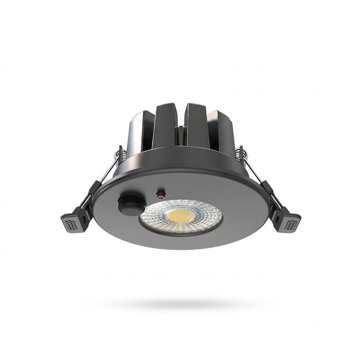 Afbeelding van de zwarte LED inbouwspot Odessa, voorzien van een sensor en CCT-switch, voor een veelzijdige en veilige verlichting.