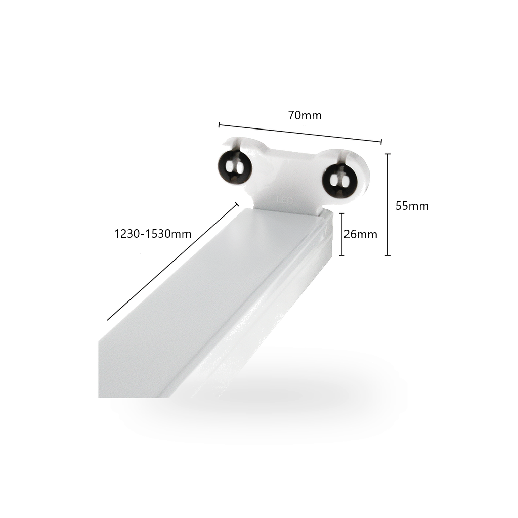 Ip22 RAX armatuur voor 2 T* LED buizen afgebeeld op een witte achtergrond met gedetailieerde maten aanduiding