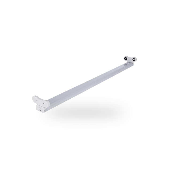 Bovenzijde van de 60cm dubbele LED tl buisarmatuur. De invoeren voor buis of kabel zijn hier goed zichtbaar.