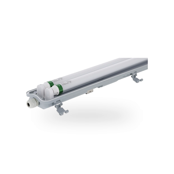 Zijaanzicht van het 120 cm IP65 armatuur, toont het profiel van de behuizing en de bevestigingspunten
en 2 geplaatste LED-TL buizen.