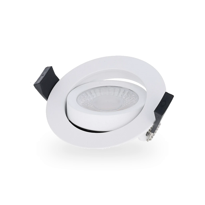 Detailopname van het vlakke, lichtdoorlatende oppervlak van de witte LED inbouwspot, toont de afwerking en de kantelfunctie